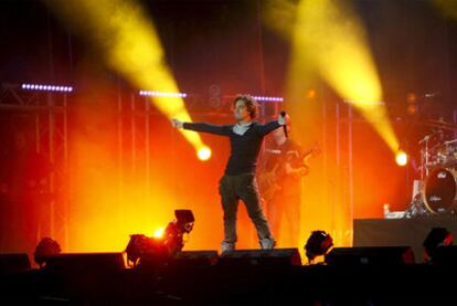 David Bisbal durante su actuación ayer en Madrid.