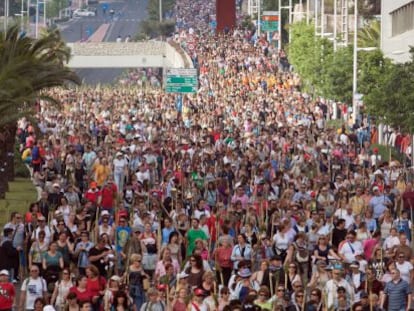 Multitudinaria romer&iacute;a a la Santa Faz en una imagen de archivo. 