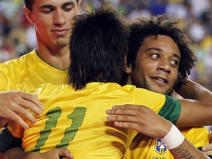 Marcelo y Neymar, en un partido con su selección