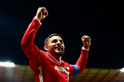 Alexis Vega celebra su gol, este domingo.