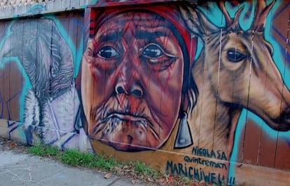 Nicolasa Quintremán, fue encontrada ahogada en el lago Ralco en diciembre pasado. Ella era el símbolo de la lucha del pueblo pehuenche contra las grandes obras que les obligaban a desplazarse de sus tierras