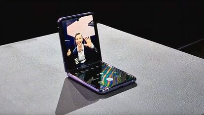 El nuevo 'smartphone' plegable de Samsung, en la presentación este martes en San Francisco.