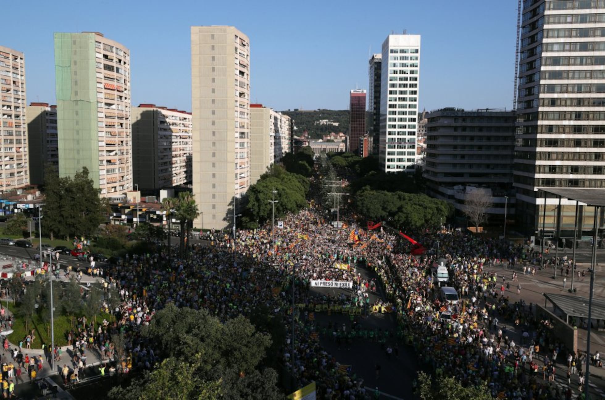 Miles de personas salen a la calle en Barcelona reclamando libertad ...