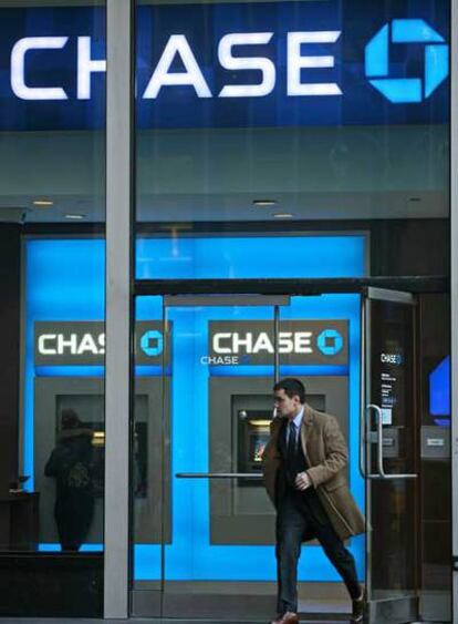 Una oficina de JP Morgan Chase en Nueva York. El banco está entre los más dañados por la crisis <i>subprime</i>.