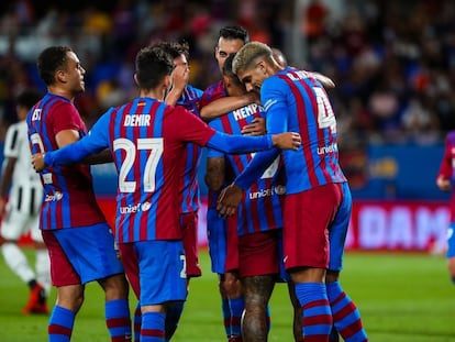 Los jugadores del Barça festeja un gol frente a la Juve en el Gamper.