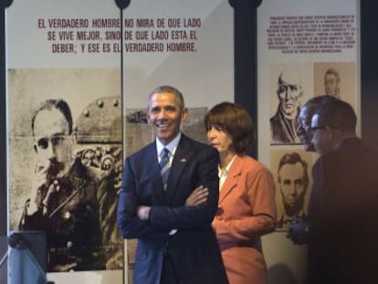 El presidente Obama durante su visita al Memorial de José Martí.