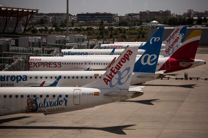 Varios aviones de Air Europa en la T4 del aeropuerto Adolfo Suárez Madrid-Barajas en mayo de 2021.