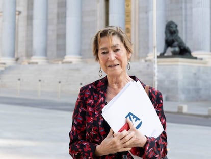 Victoria Ortega, presidenta del Consejo General de la Abogacía Española, a las puertas del Congreso.