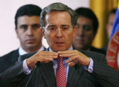 El presidente colombiano, Álvaro Uribe, durante un discurso el pasado marzo en Mosquera.