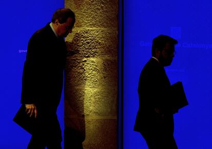 El 'president', Quim Torra (i), junto con su vicepresidente, Pere Aragonès, ayer en el Palau