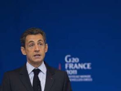 El presidente francés, Nicolas Sarkozy, pronuncia el discurso de apertura de la conferencia sobre el desarrollo, organizada por la presidencia francesa del G20, hoy en París.