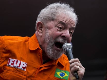 O ex-presidente Luiz Inácio Lula da Silva em protesto contra o Governo em outubro.
