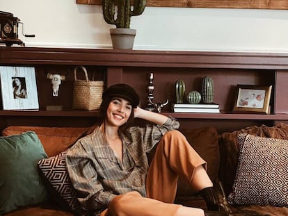 "Lo que me gusta, lo compro". Esta es la única regla de estilo que sigue la 'influencer' Ana Moya en cuestión de decoración.