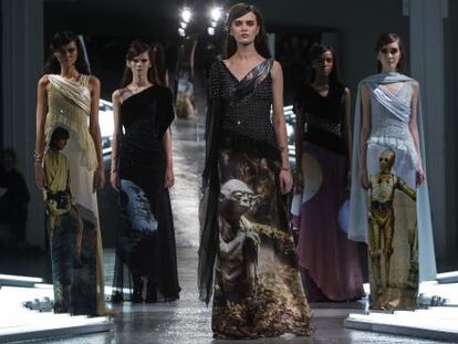 Modelos inspirados en 'Star Wars' de la colección primavera-verano 2014 de Rodarte.
