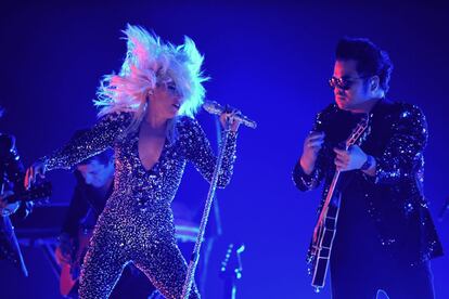 Lady Gaga durante su actuación en la ceremonia de los Grammy.