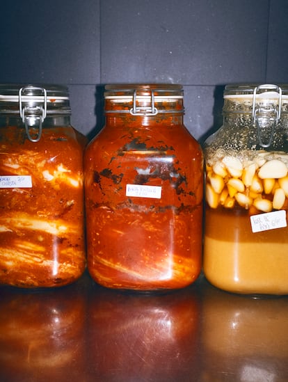 Fermentados Triperos (kimchee ají panca, kimchee chipotle, fermento de ajos en miel), en el Restaurante Tripea.