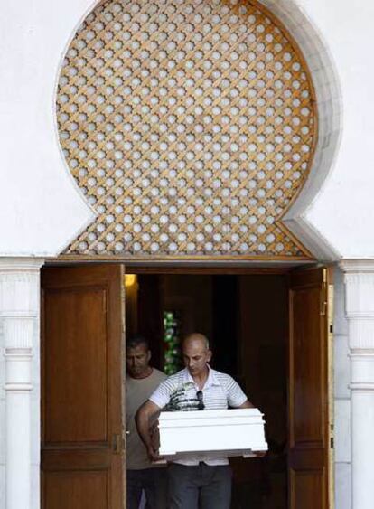 Los restos de Ryan, en la gran mezquita de Madrid.