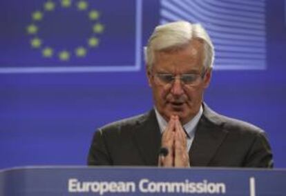 El comisario de Mercado Interior y Servicios Financieros de la UE, Michel Barnier, durante la rueda de prensa que ofreció el 18 de septiembre, para presentar la propuesta de la Comisión Europea (CE) para regular los índices de referencia para los tipos de interés como el Euribor o el Libor. EFE/Archivo