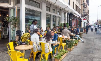 Terraza del café The Butcher's Daughter, en el barrio de Nolita, en Manhattan.