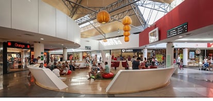 Interior del centro comercial Parquesur en Leganés (Madrid).