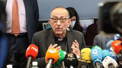 El presidente de la Conferencia Episcopal Española, el cardenal Juan José Omella, este martes en el despacho de abogados Calvo Sotelo-Cremades.