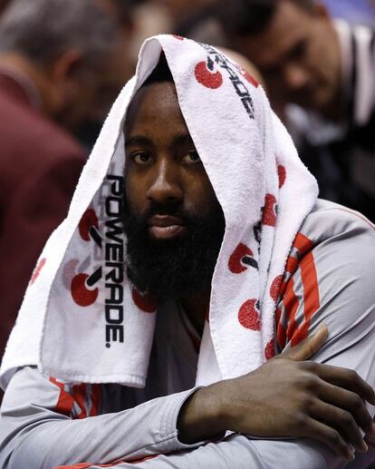 James Harden, de los Houston Rockets, durante el partido ante Utah Jazz