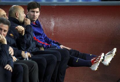 Messi, en el banquillo de Camp Nou.