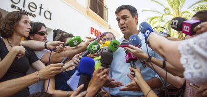 El secretario general del PSOE, Pedro S&aacute;nchez, este viernes, en Ibiza.