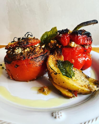 'Gemista' en Casajari, un clásico griego de tomate y pimiento rellenos