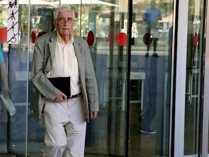 El extesorero de Convergència Daniel Osácar, a al salida de una declaración judicial por el 'caso Palau'.