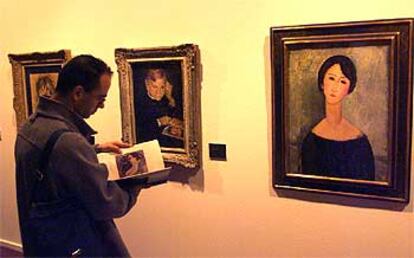 <i>Modigliani en el corazón de París. Itinerarios de artistas</i> reúne 25 obras de Amedeo Modigliani, como los dos cuadros de la fotografía, y 75 piezas de otros artistas -Picasso, Chagall, Foujita, Juan Gris, Julio González y Pablo Gargallo- que compartieron su vida en Montparnasse.