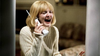 Muchas adolescentes esperan junto al teléfono a que les llame al ser amado. No era el caso de 'Scream', donde cada vez que sonaba el teléfono alguien moría.