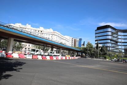 Paso elevado de Joaquín Costa cortado al tráfico este jueves