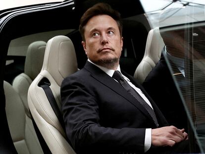 El consejero delegado de Tesla, Elon Musk, en una visita a una planta de Tesla en China