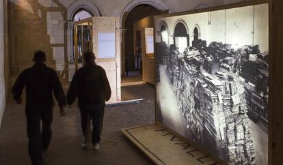 La sala capitular del monasterio con reproducciones de los documentos que conservó durante unos años.