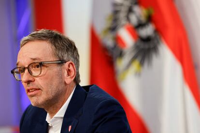 El líder del Partido de la Libertad de Austria (FPÖ), Herbert Kickl, ofrece una rueda de prensa, el día 5 en Viena.