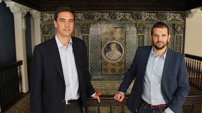 Fernando Garc&iacute;a, a la izquierda, y Andr&eacute;s Saborido, en el Hotel de las Letras de Iberostar en Madrid.