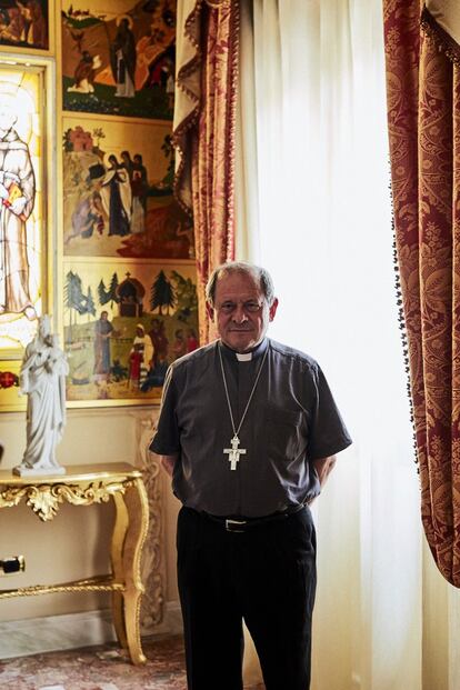 El obispo de Locride, Francesco Oliva, nombrado por el Papa tras su visita a Calabria en 2014