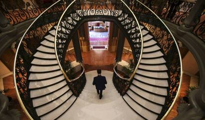 Escaleras interiores del Palacio de Longoria, sede de la Sociedad General de Autores y Editores. 