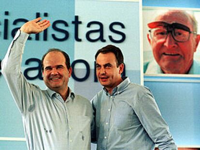 Zapatero y Chaves ayer, en el acto celebrado en Jaén.