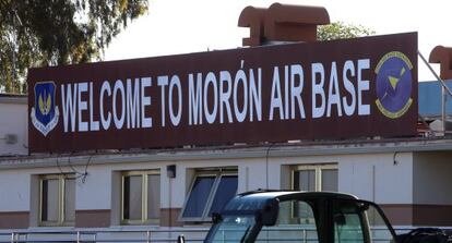 Entrada a la base aérea de Morón de Frontera (Sevilla).