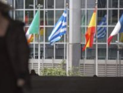 Banderas en la sede del Parlamento Europeo