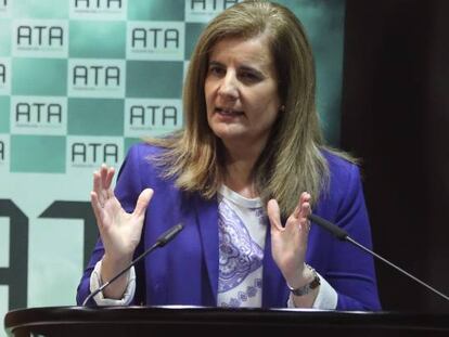 Fátima Báñez, ministra de Empleo y Seguridad Social en una asamblea general de la asociación de autónomos ATA.