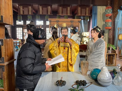 Los actores de una microserie durante un ensayo en Hengdian el mircoles 15 de enero.