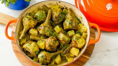Alcachofas guisadas con patatas, la receta romana que no falla