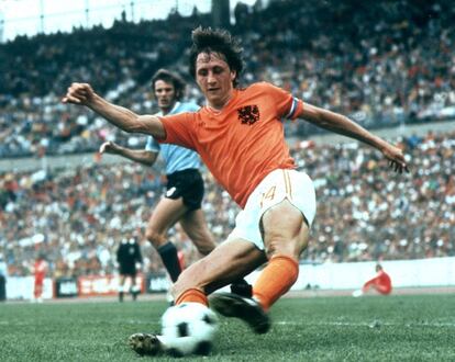 Johan Cruijff durant un partit amb la selecció holandesa a Hannover, 1974.