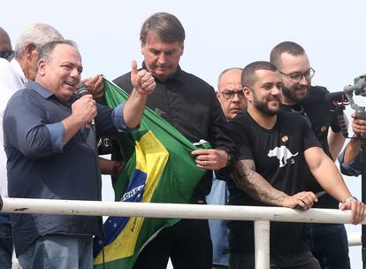 General Eduardo Pazuello discursa ao lado do presidente Jair Bolsonaro durante ato político no Rio de Janeiro em 23 de maio.