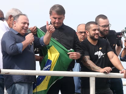 General Eduardo Pazuello discursa ao lado do presidente Jair Bolsonaro durante ato político no Rio de Janeiro em 23 de maio.