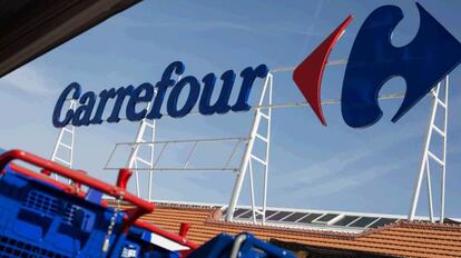 Hipermercado 24 horas de Carrefour en Vallecas, Madrid.