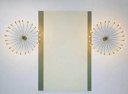 'Con las dos lámparas de araña' (1993), de John Armleder.